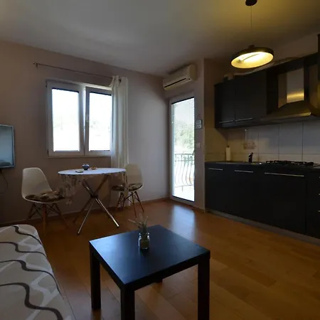 Charming Retreat Near With Private Balcony Apartment Rovinj